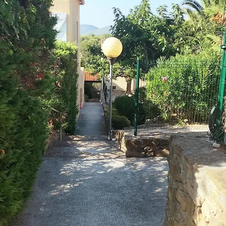 Renovated With Terraces And Parking *